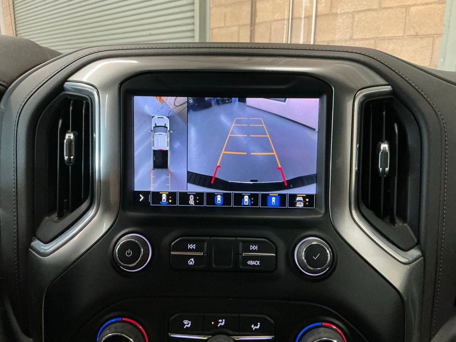 Used 2022 Chevrolet Silverado 2500 LTZ w/ LTZ Premium Package image 30