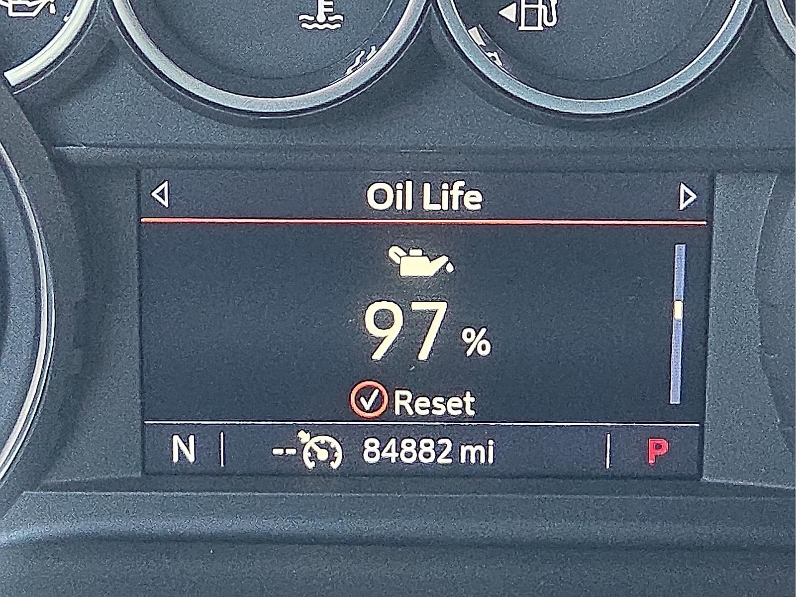 Used 2021 Chevrolet Suburban LT w/ LT Signature Package image 23