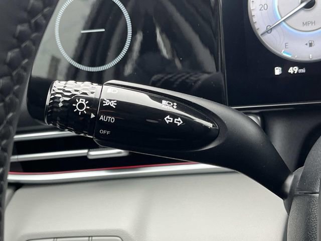 Used 2025 Hyundai Elantra Limited image 30