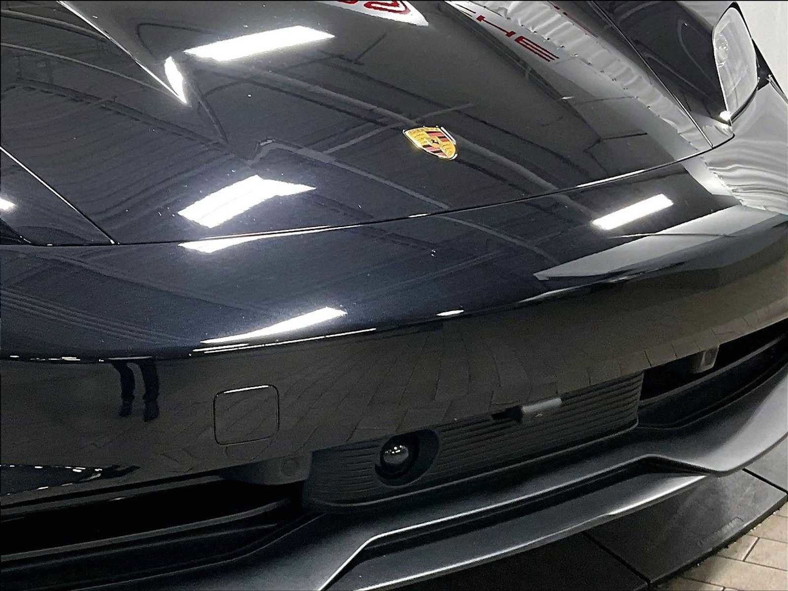 Used 2025 Porsche Taycan image 33