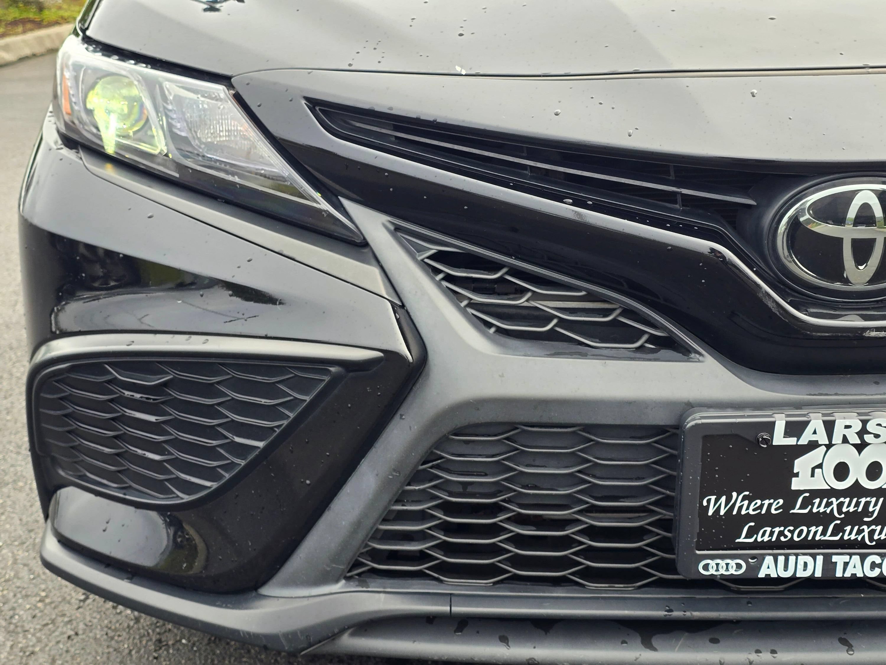 Used 2022 Toyota Camry SE w/ TRD Appearance Package (TMS) FWD image 27