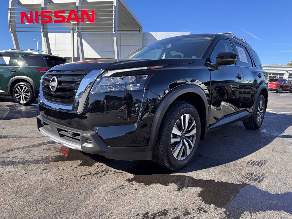 Used 2025 Nissan Pathfinder SL