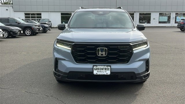 Used 2025 Honda Pilot Black Edition image 2