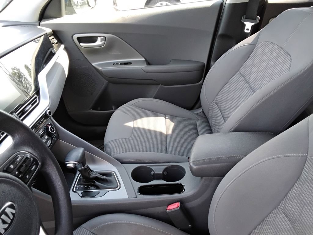 Used 2020 Kia Niro LX FWD image 9