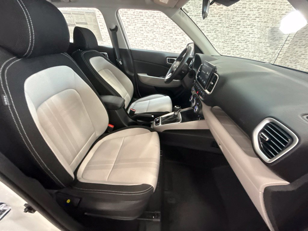 New 2026 Hyundai Venue SEL FWD image 11