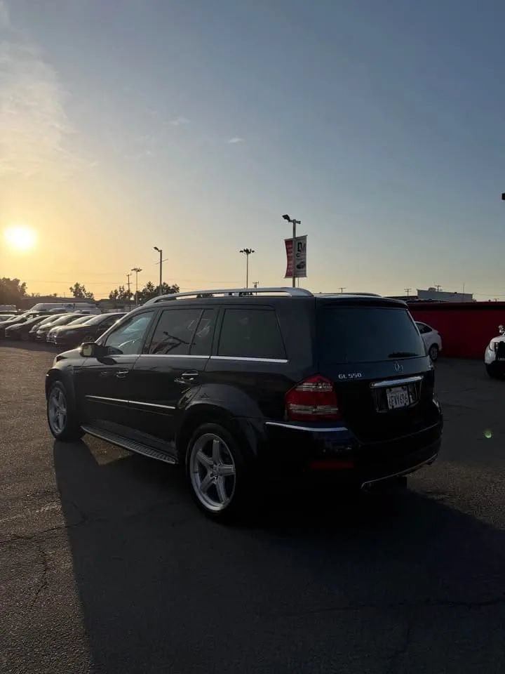 Used 2008 Mercedes-Benz GL 550 4MATIC image 2