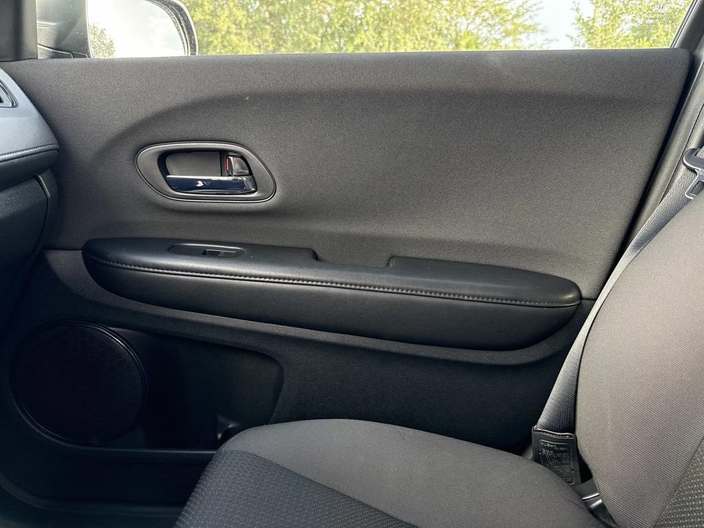 Used 2020 Honda HR-V LX image 26