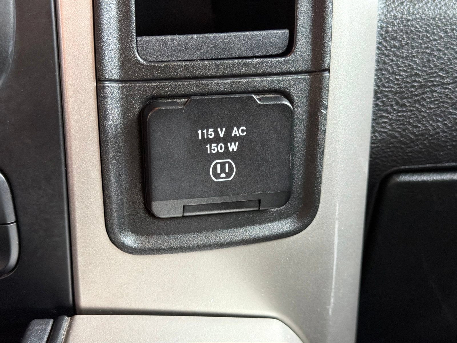 Used 2017 RAM 1500 Outdoorsman AWD/4WD image 23