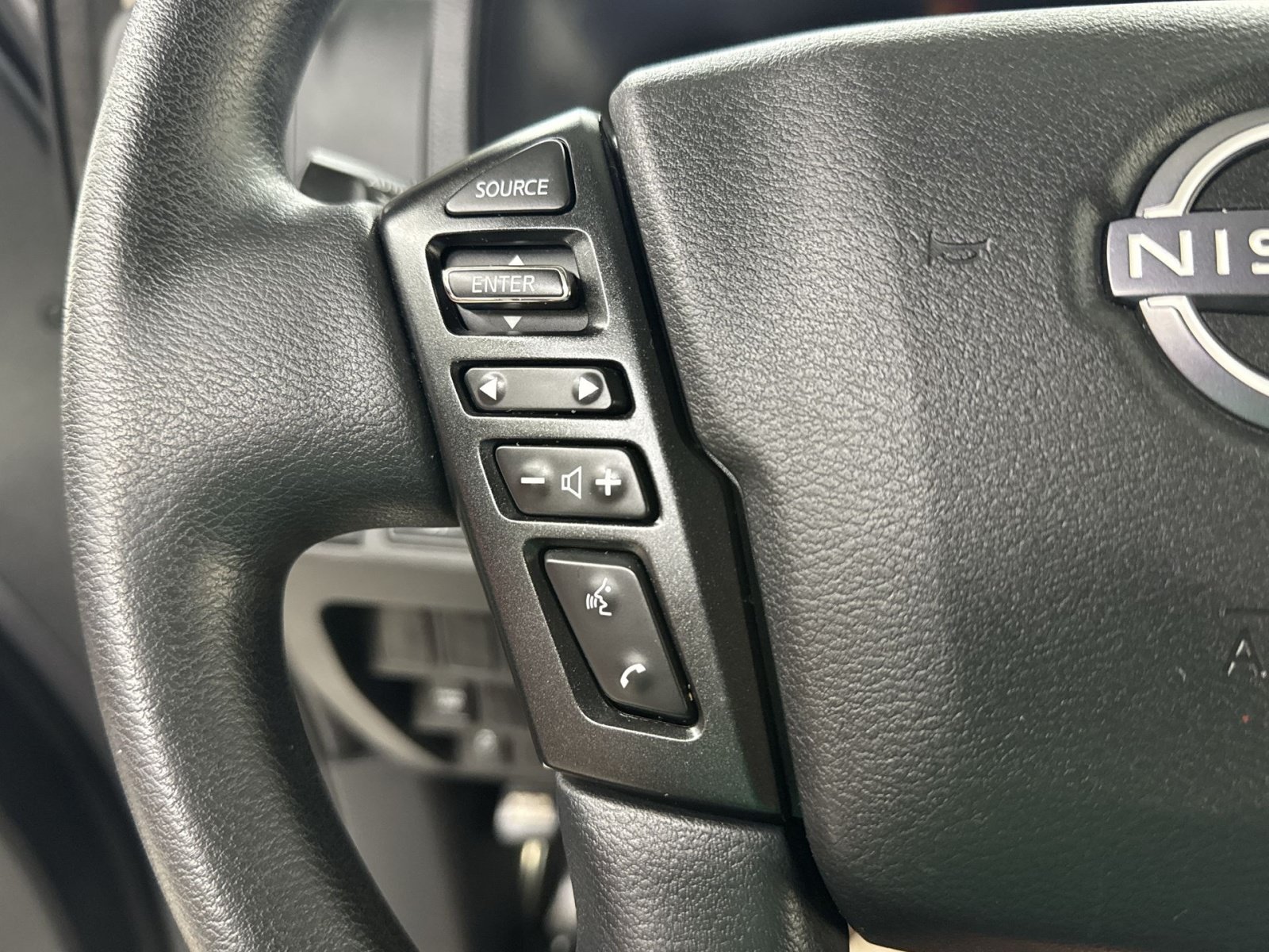 Used 2022 Nissan Frontier S RWD image 45