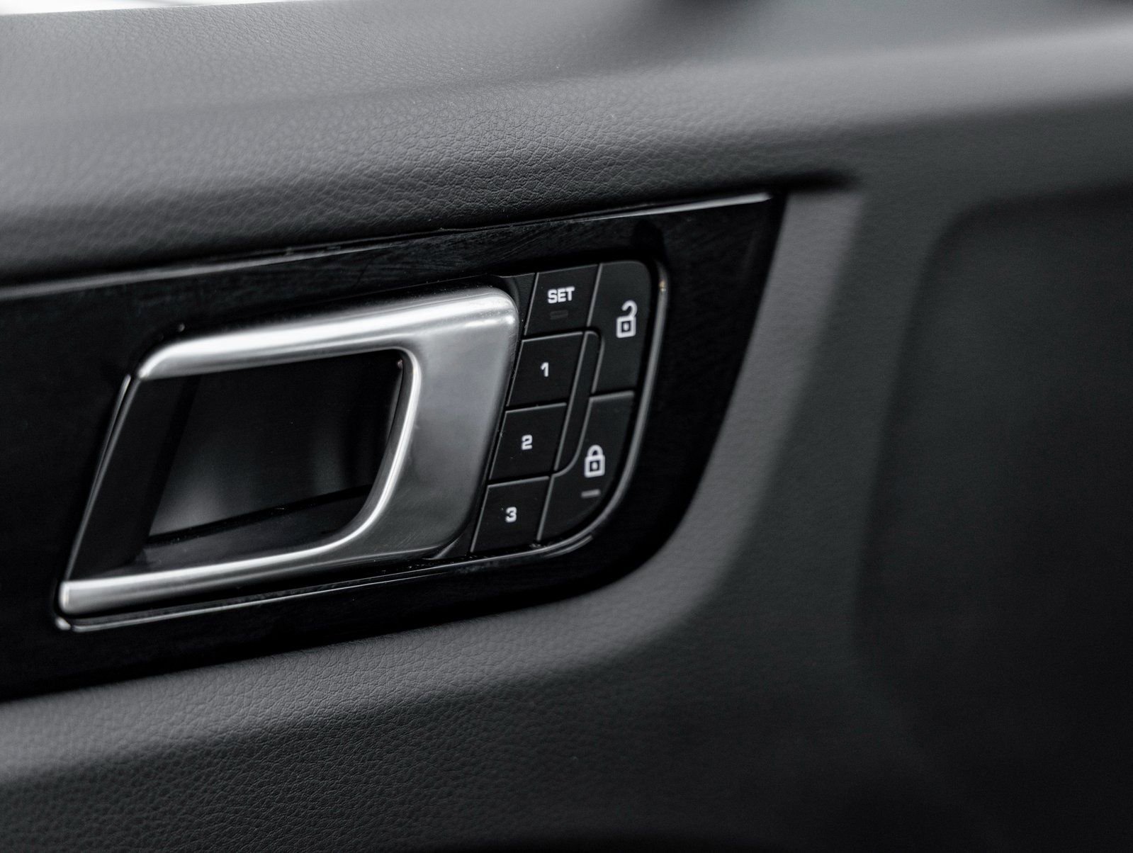 Used 2023 Porsche Cayenne image 20