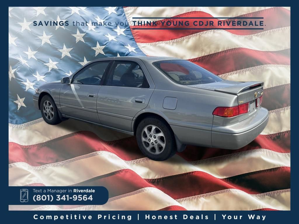 Used 2000 Toyota Camry XLE image 3