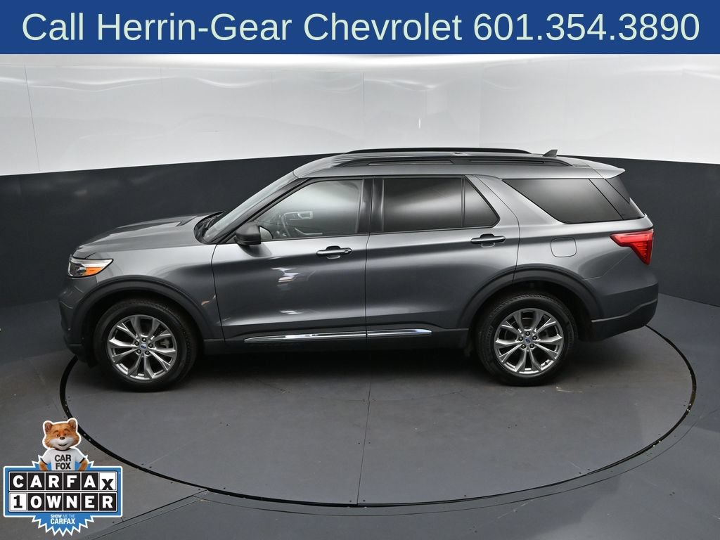 Used 2023 Ford Explorer XLT w/ Equipment Group 202A AWD/4WD image 32