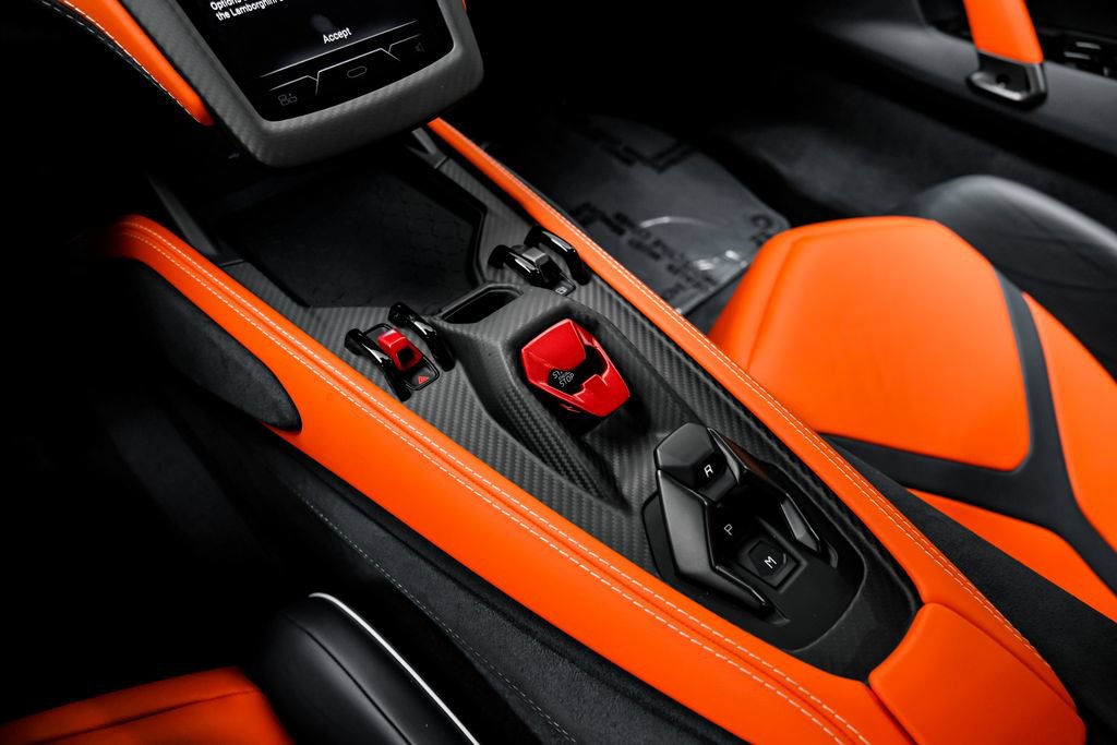 Used 2025 Lamborghini Revuelto AWD/4WD image 30