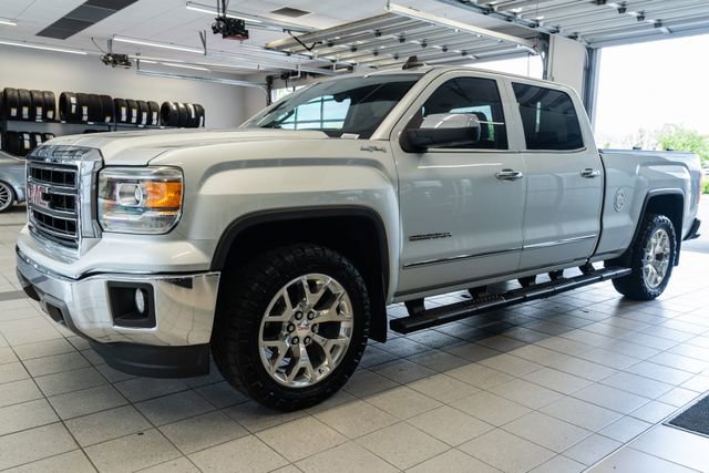Used 2015 GMC Sierra 1500 SLT w/ SLT Crew Cab Value Package AWD/4WD image 3