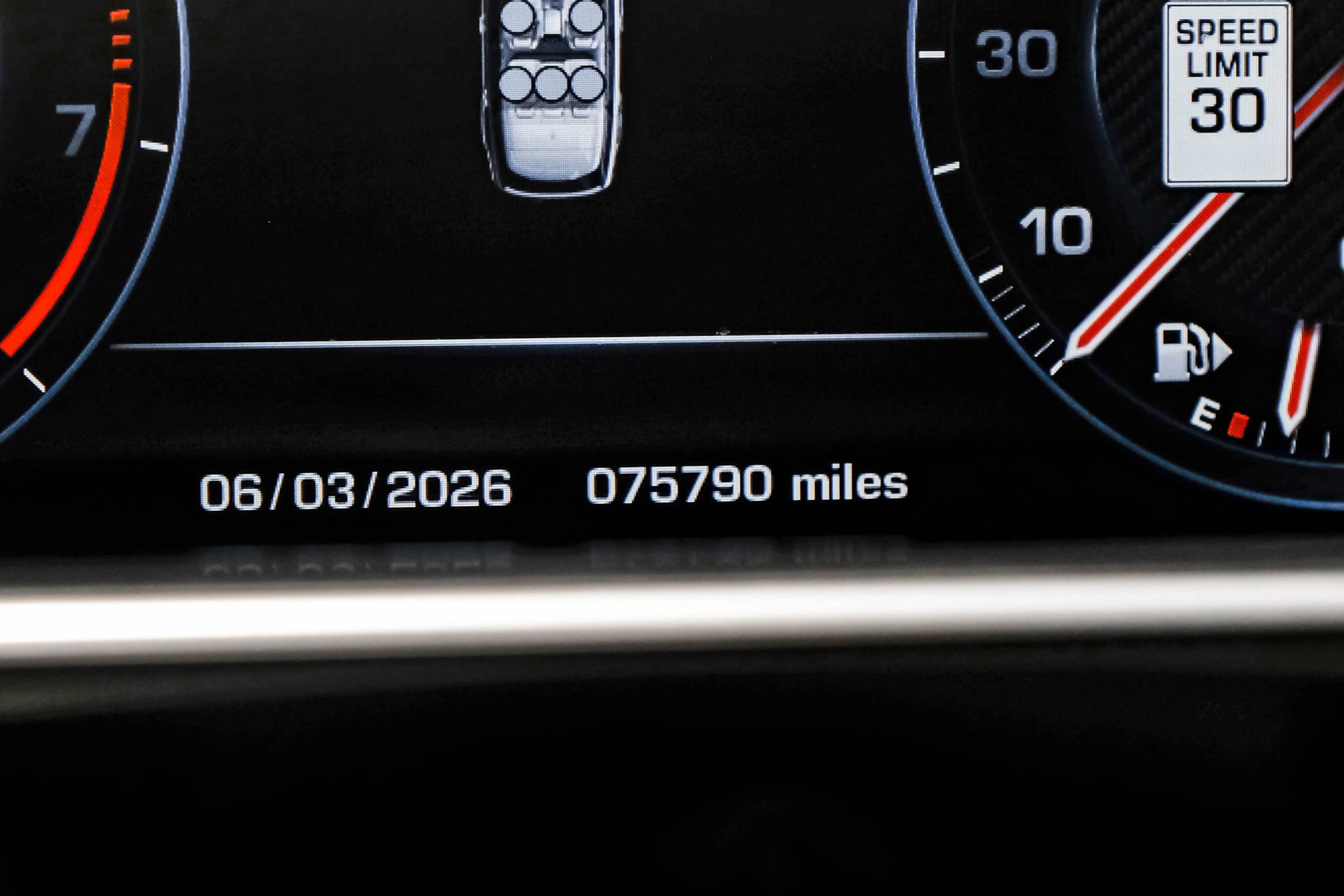 Used 2016 Land Rover Range Rover Autobiography image 26