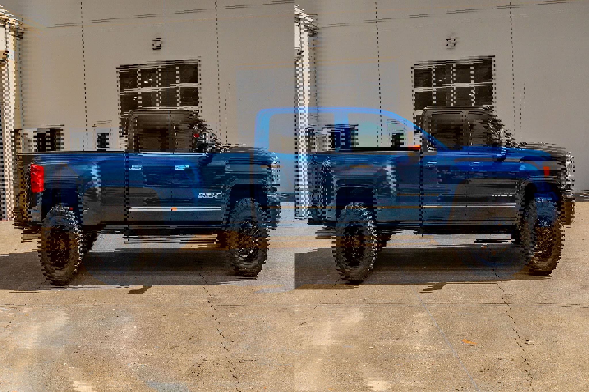 Used 2015 GMC Sierra 3500 Denali w/ Duramax Plus Package image 11