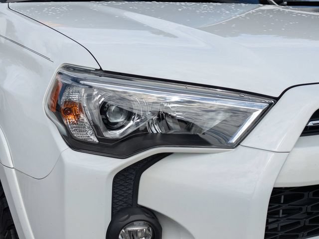 Used 2021 Toyota 4Runner SR5 AWD/4WD image 10
