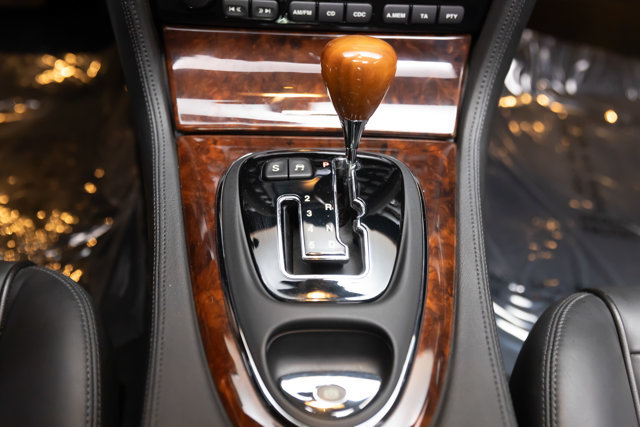 Used 2005 Jaguar XJ8 RWD image 92