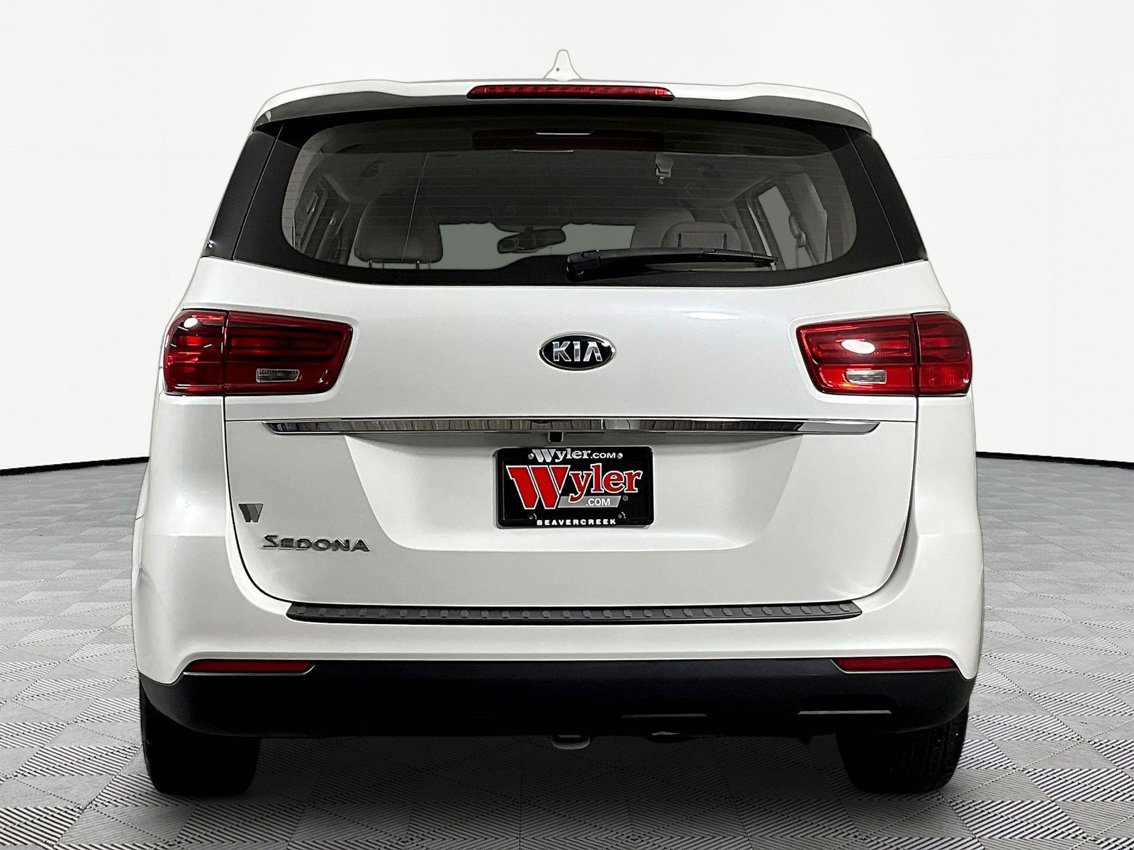 Used 2020 Kia Sedona L FWD image 5