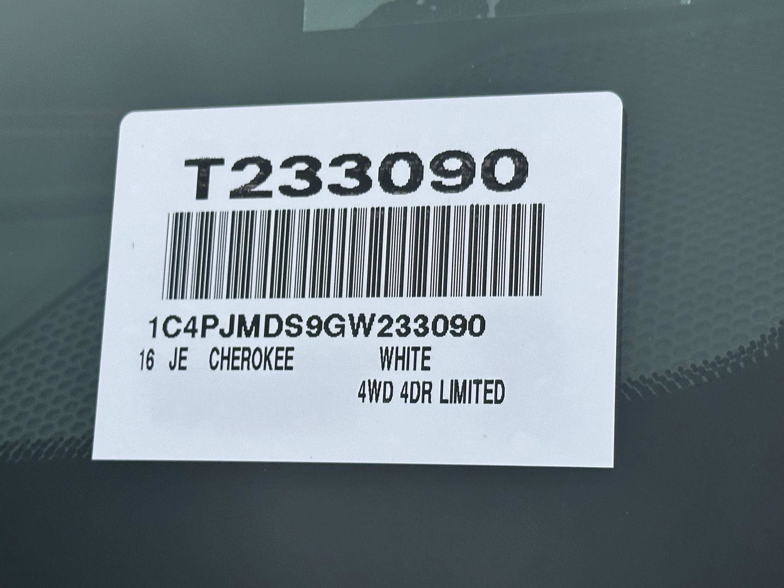 Used 2016 Jeep Cherokee Limited w/ Trailer Tow Group AWD/4WD image 14