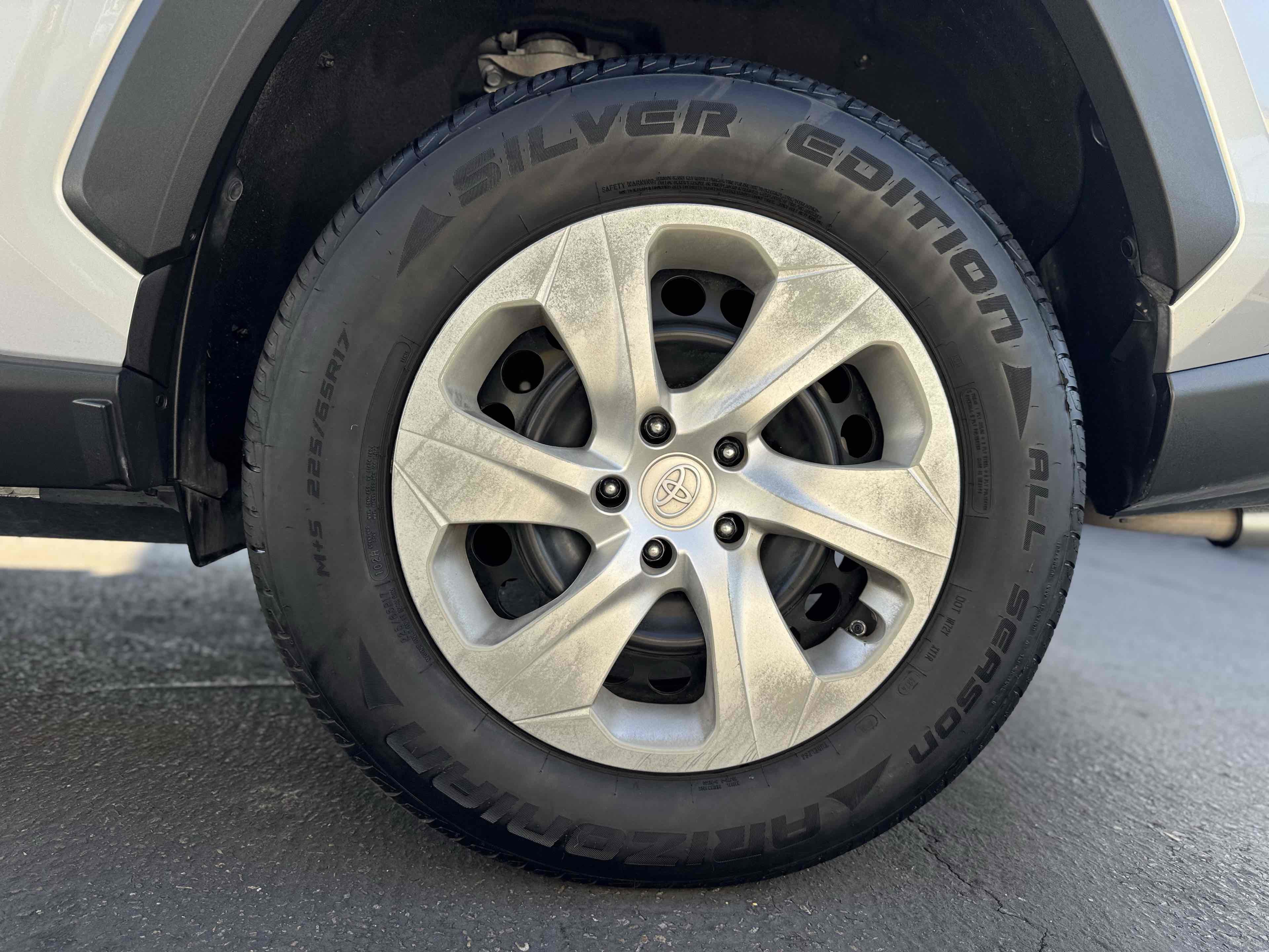 Used 2019 Toyota RAV4 LE w/ Carpet Mat Package image 38