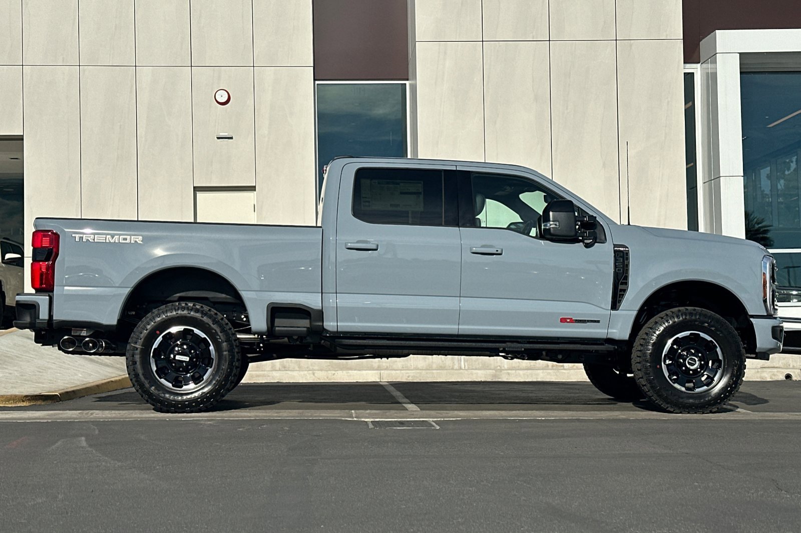 New 2026 Ford F350 Platinum w/ Tremor Off-Road Package image 2