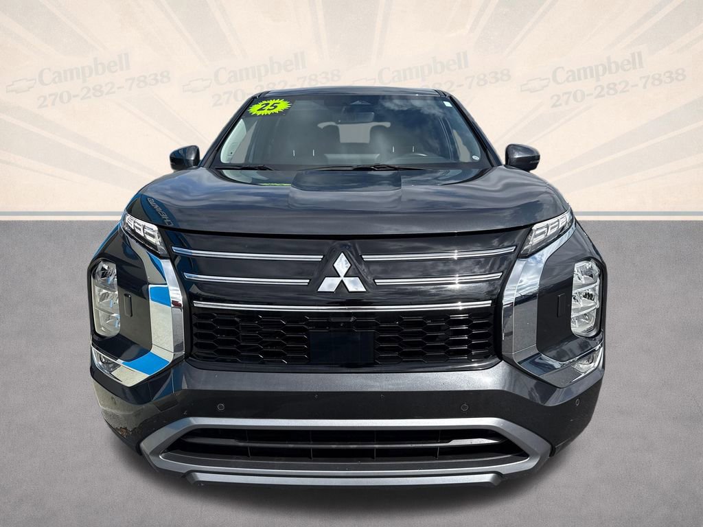 Used 2025 Mitsubishi Outlander SE image 9