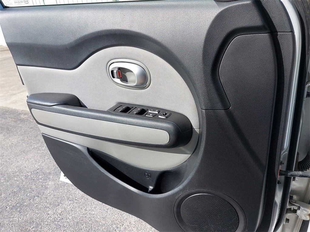 Used 2014 Kia Soul Base image 21