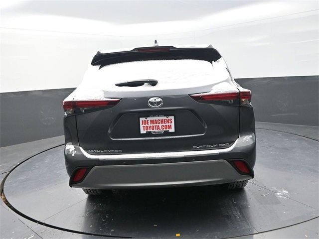 Used 2024 Toyota Highlander Platinum image 6
