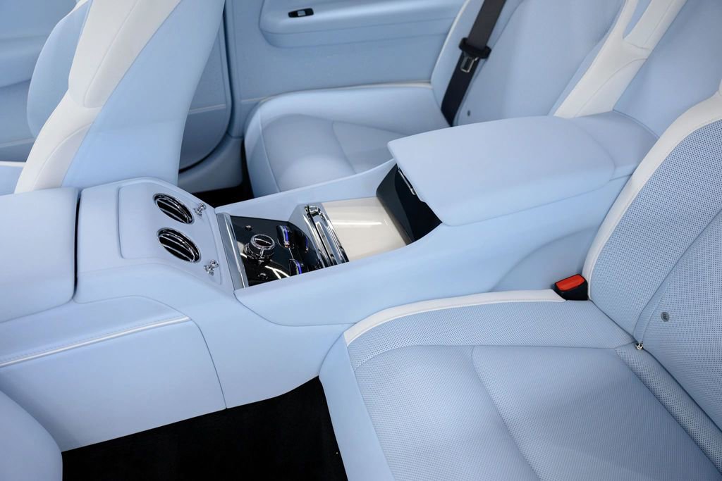 Used 2025 Rolls-Royce Spectre AWD/4WD image 46