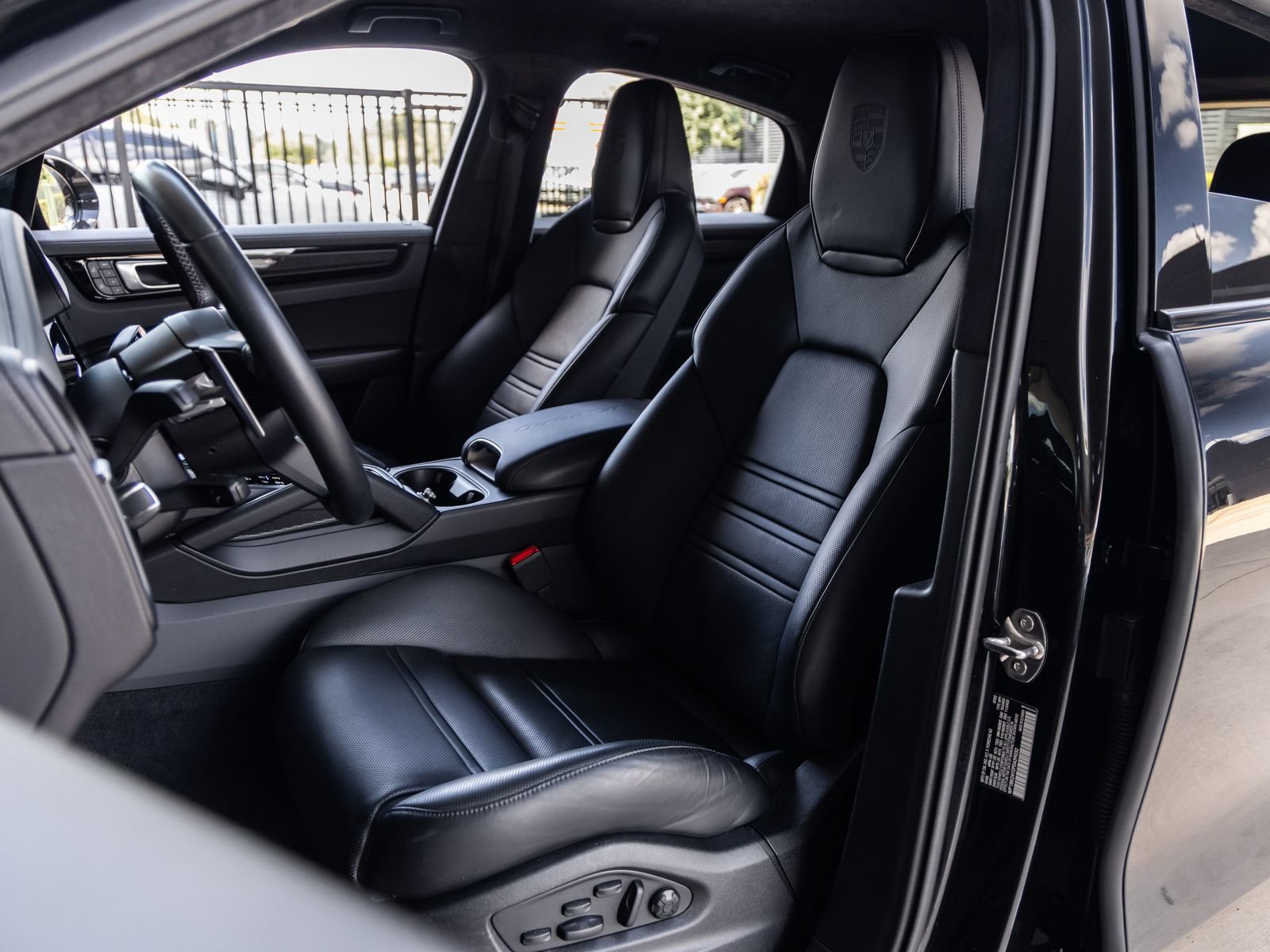 Certified 2023 Porsche Cayenne Turbo GT AWD/4WD image 5