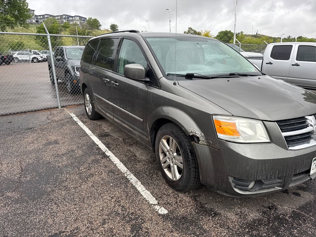 Used 2010 Dodge Grand Caravan Crew w/ Entertainment Group 2 FWD image 4