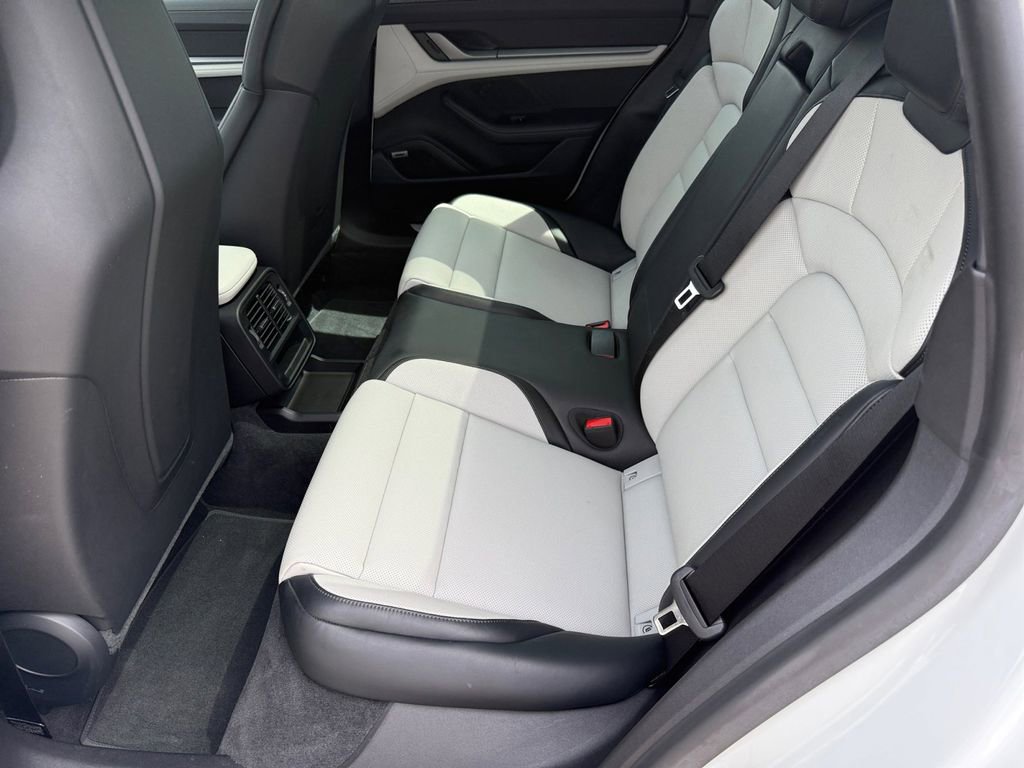 Used 2025 Porsche Taycan image 11