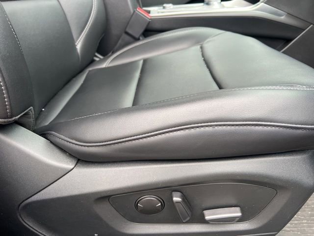 Used 2024 Ford Explorer XLT w/ Equipment Group 202A AWD/4WD image 12