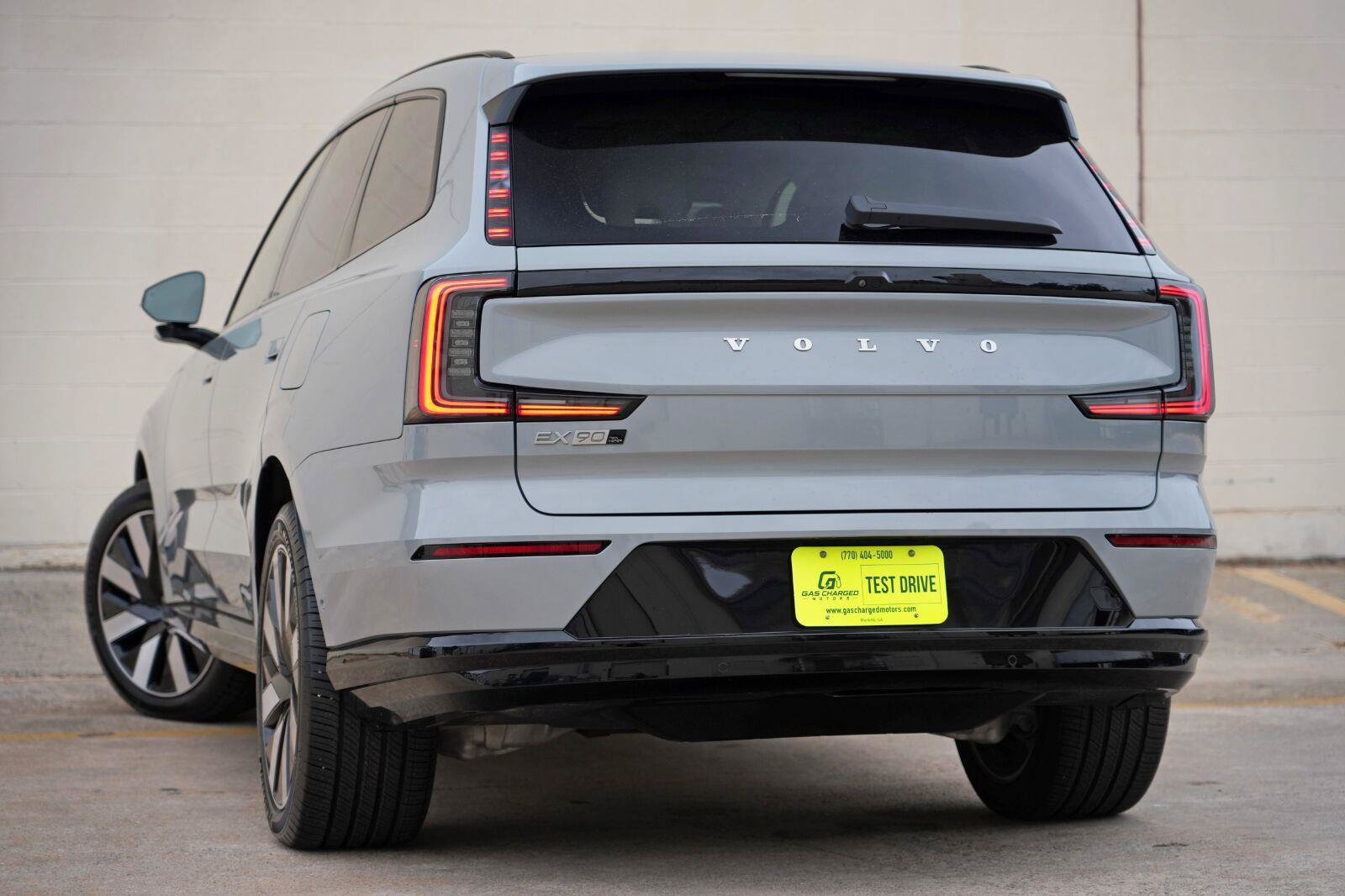 Used 2025 Volvo EX90 Ultra AWD/4WD image 6