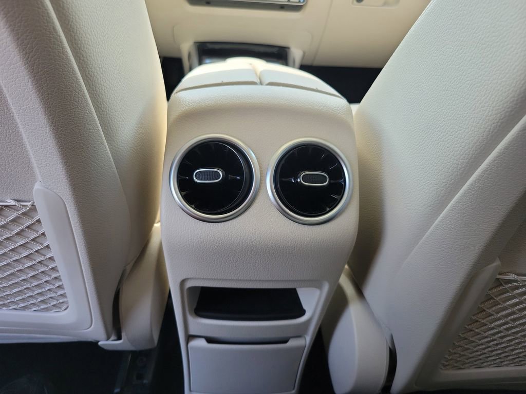 Used 2023 Mercedes-Benz GLB 250 image 13