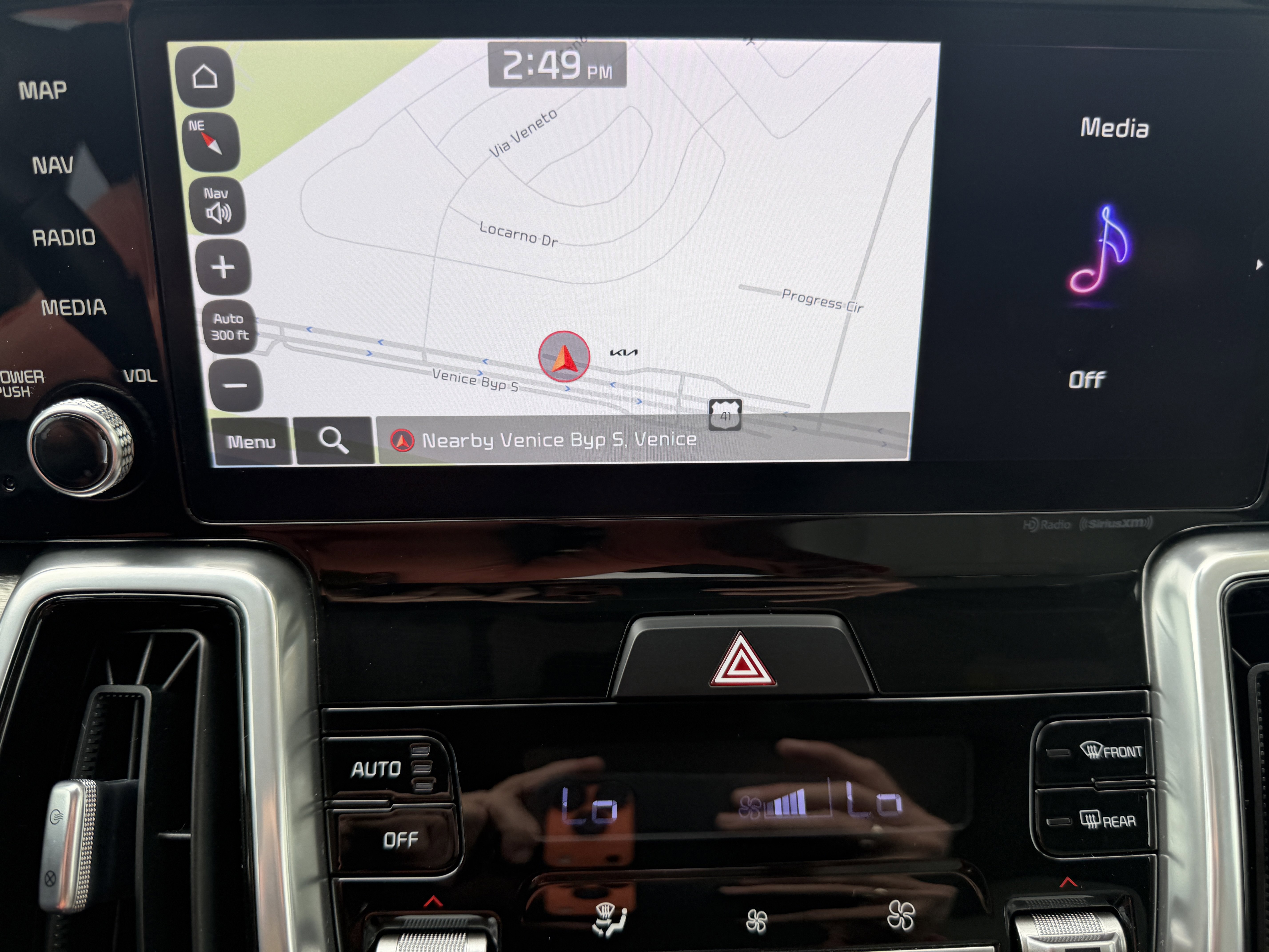 Certified 2023 Kia Sorento SX image 23