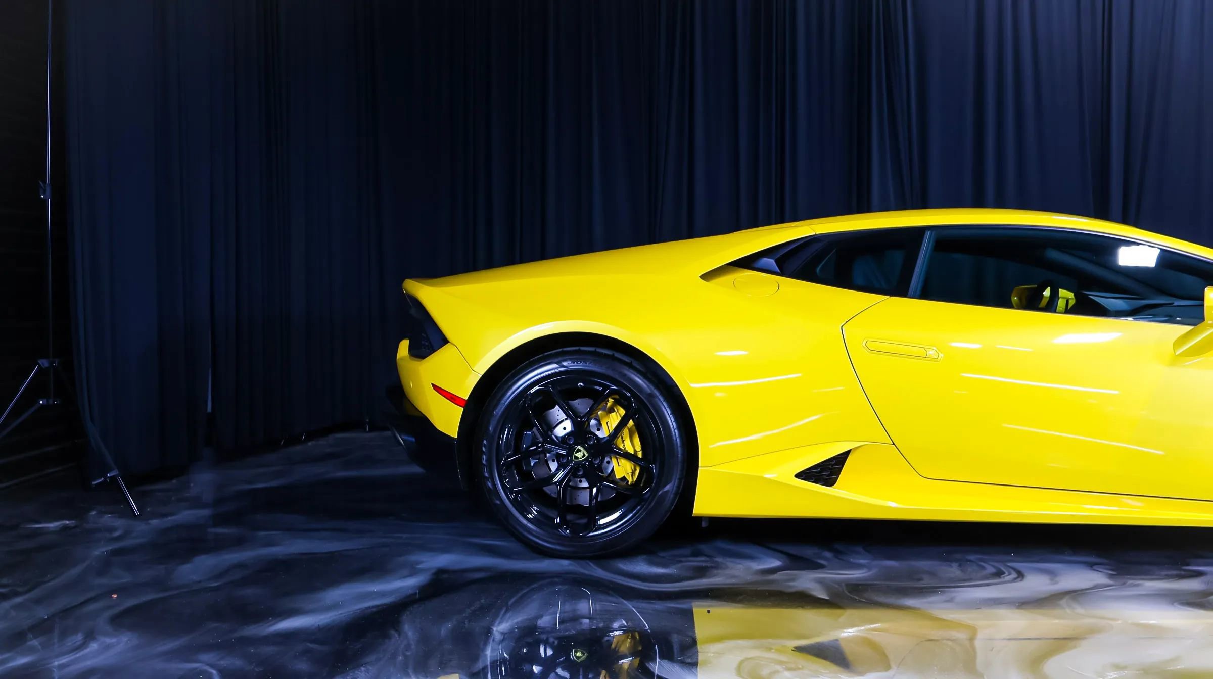 Used 2014 Ferrari F12 Berlinetta RWD image 3