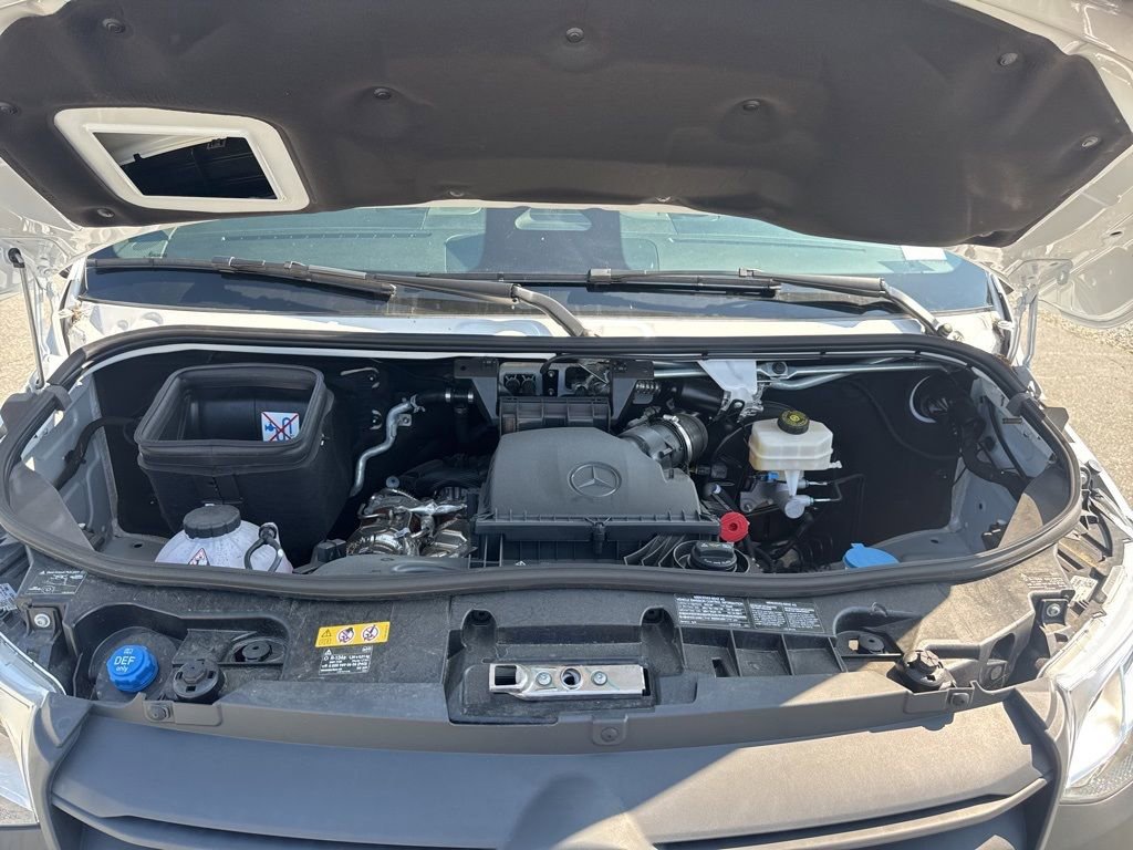 Used 2025 Mercedes-Benz Sprinter 2500 image 31