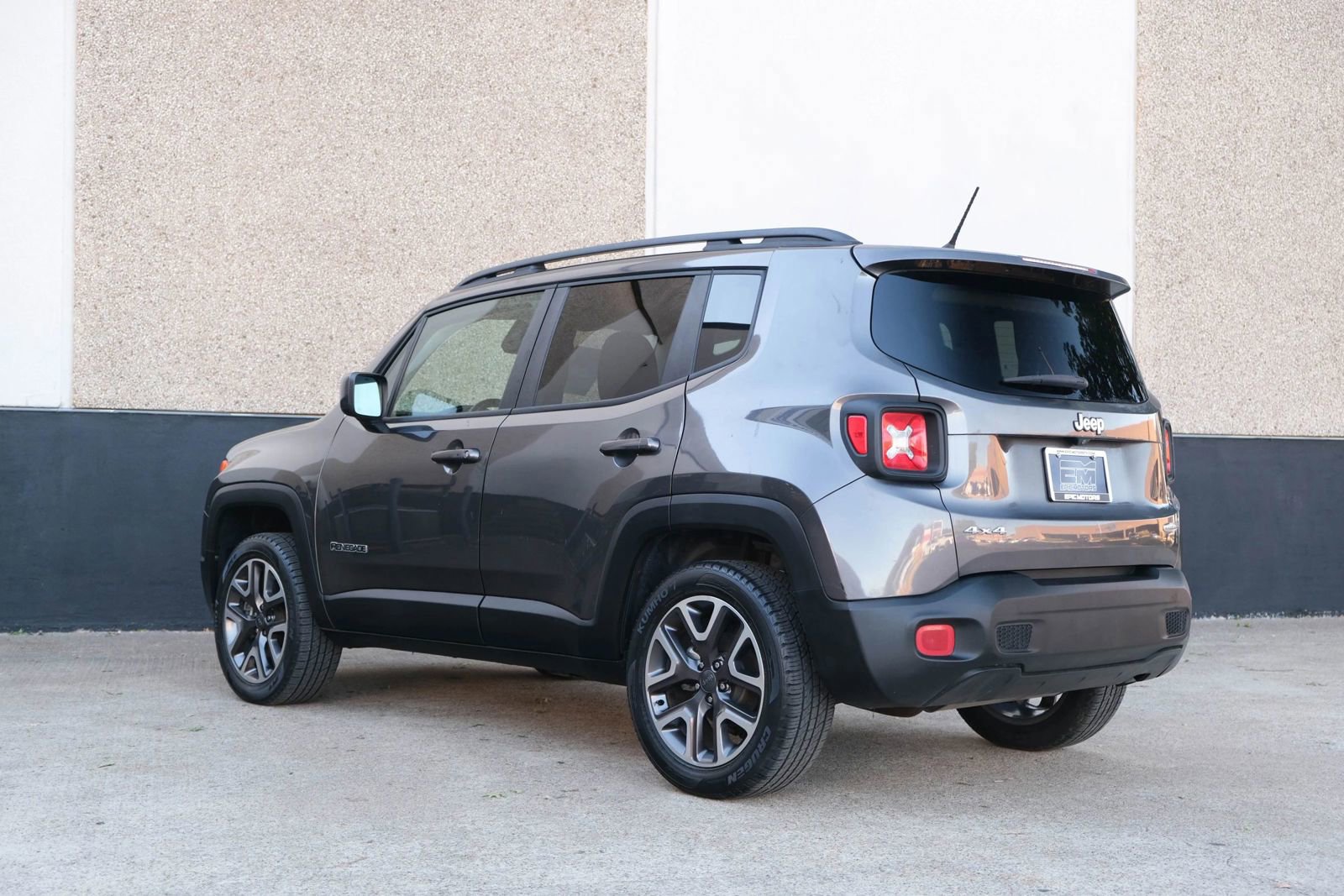 Used 2017 Jeep Renegade Latitude image 14