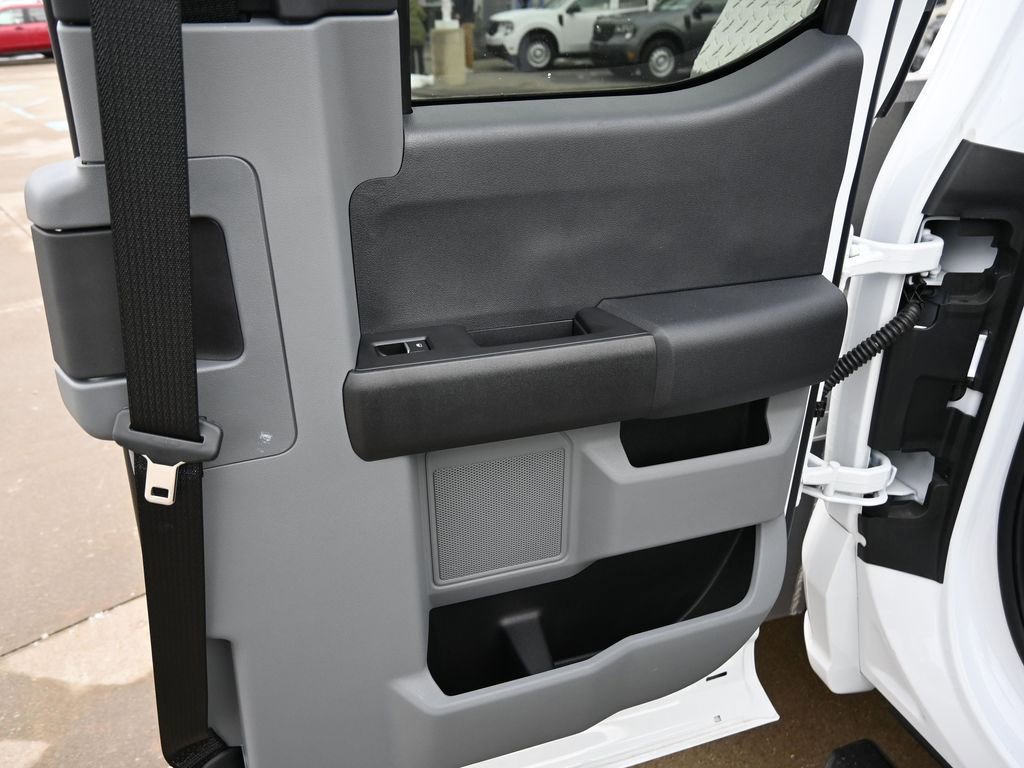 Used 2024 Ford F550 2WD SuperCab Super Duty image 82