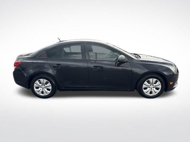 Used 2014 Chevrolet Cruze LS FWD image 6