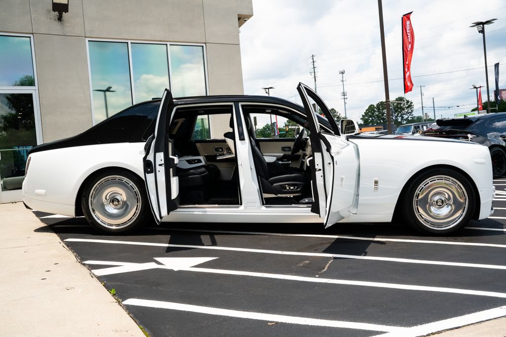 Used 2019 Rolls-Royce Phantom Sedan RWD image 11