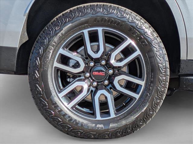 Used 2024 GMC Yukon AT4 w/ Technology Package image 27
