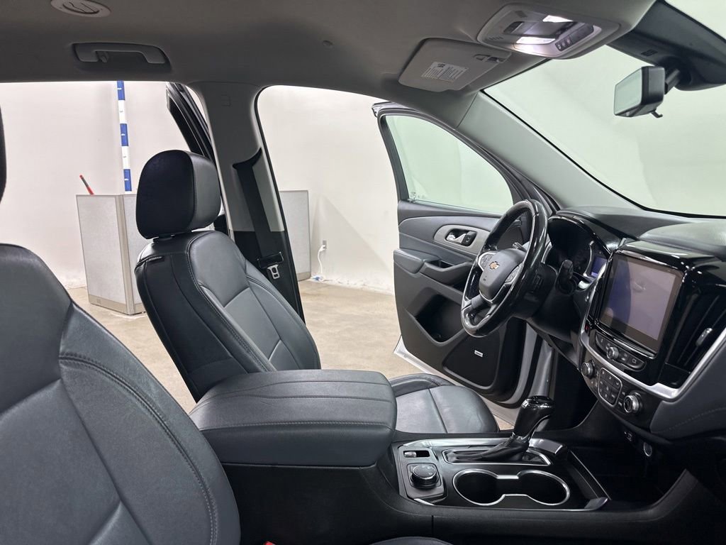 Used 2020 Chevrolet Traverse LT w/ LT Premium Package AWD/4WD image 22
