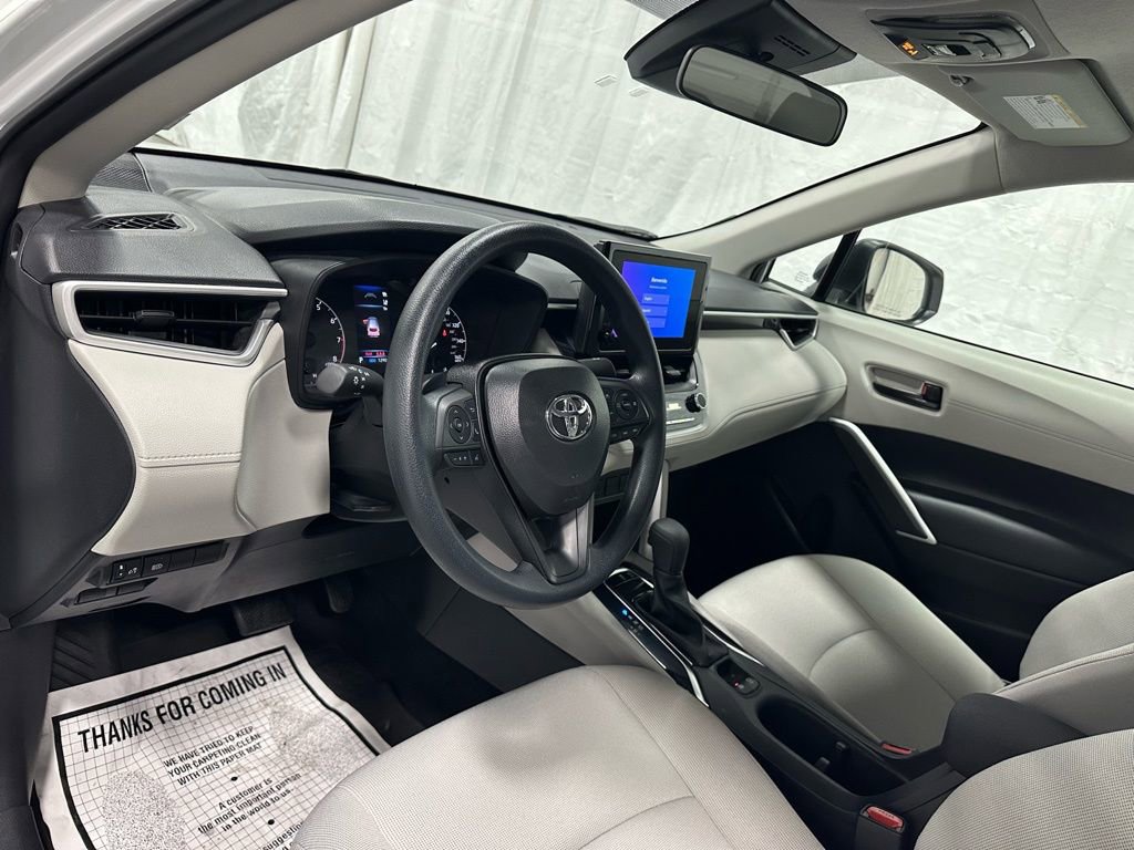 Used 2025 Toyota Corolla Cross L image 15
