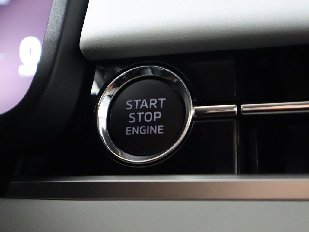 New 2025 Mitsubishi Outlander AWD image 46