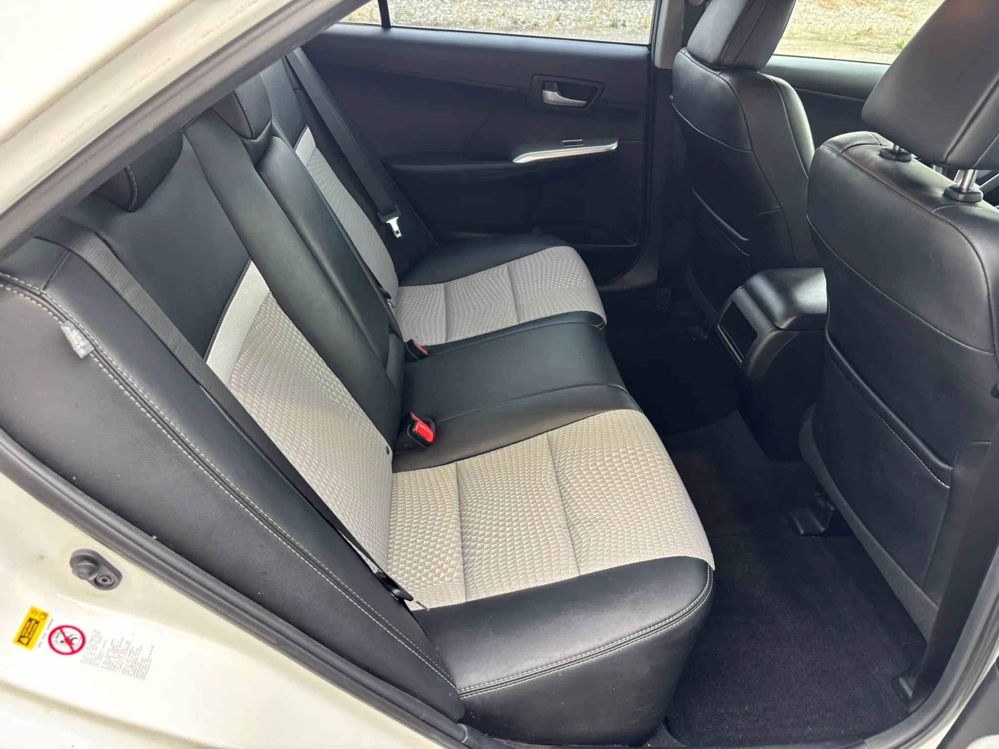Used 2012 Toyota Camry SE FWD image 12