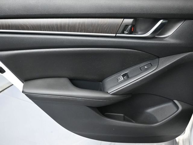 Used 2020 Honda Accord Touring image 25