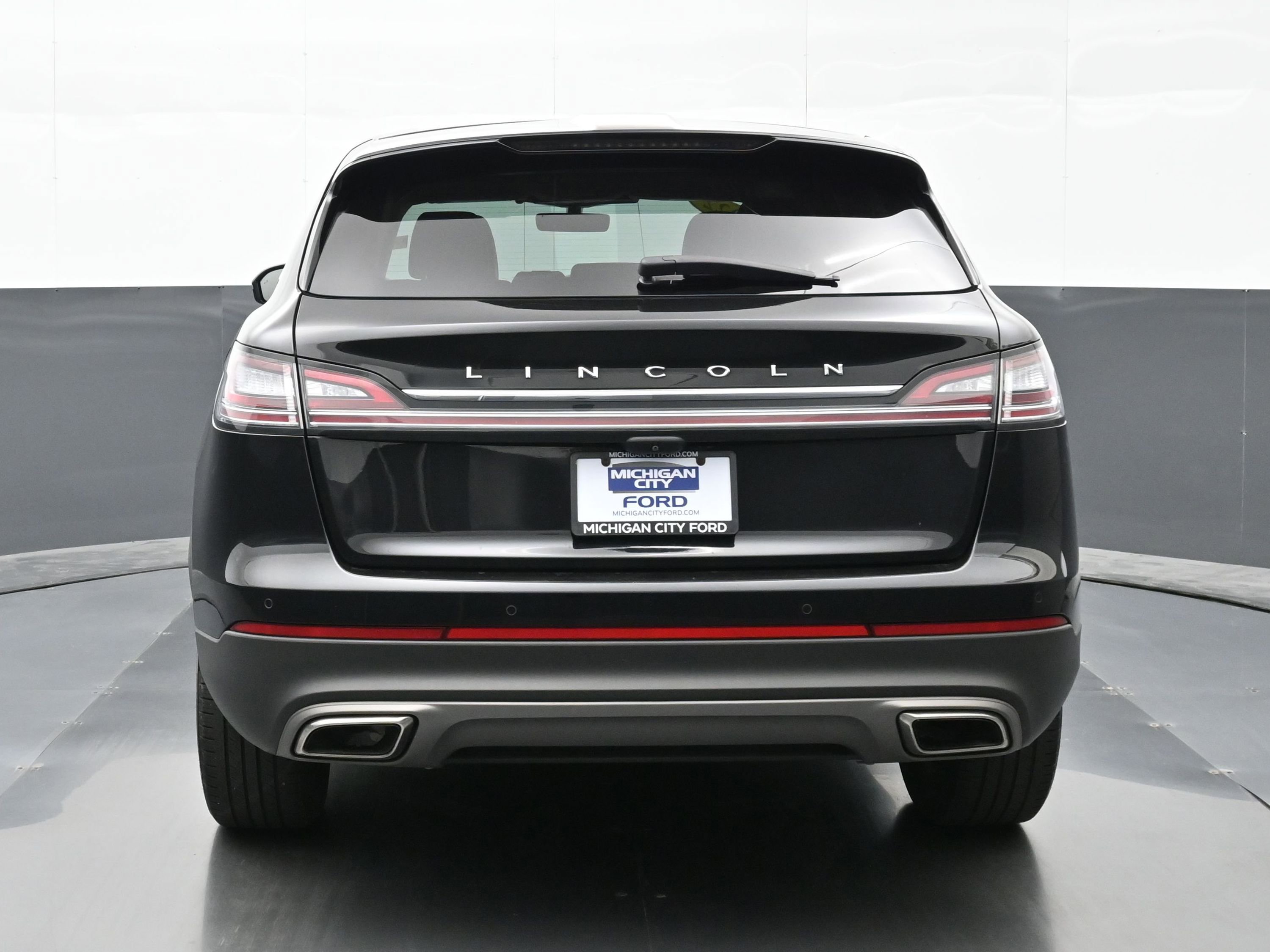 Used 2022 Lincoln Nautilus Reserve w/ Monochromatic Package AWD/4WD image 3